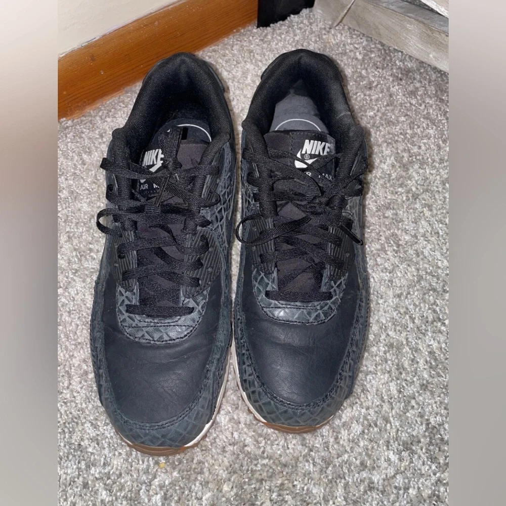 Nike AirMax - Picture 2 of 3